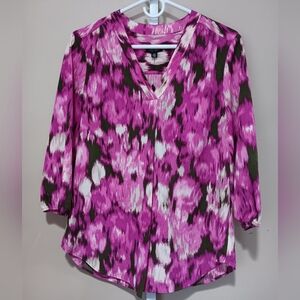 Jones New York Women's (Size SP) Bright Orchid Multi V-Neck Blouse (NWT)